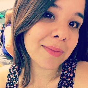 Meet your Posher, Esmeralda